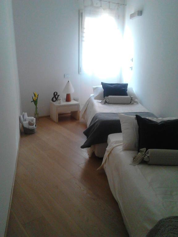 Emilia Suite Modena Rum bild